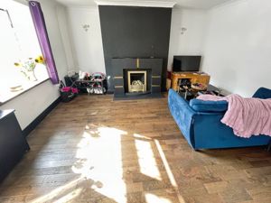 Lounge- click for photo gallery